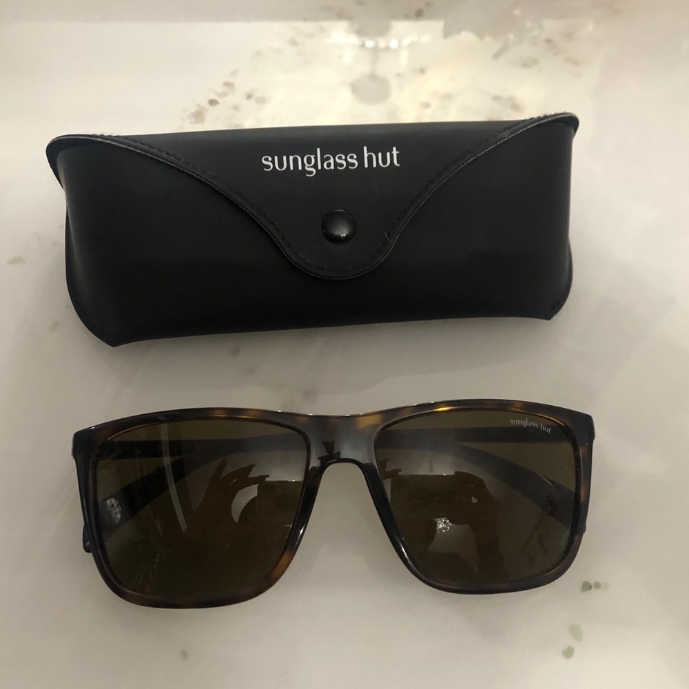 Sunglass Hut shades